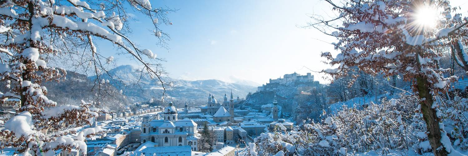 0105_salzburg-stadtansicht-im-winter-moenchsberg-959966220